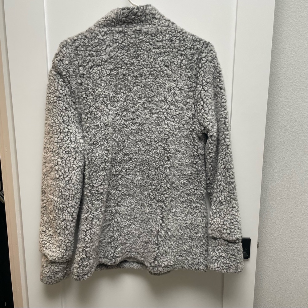 Fuzzy half-zip pullover - Picture 4 of 5